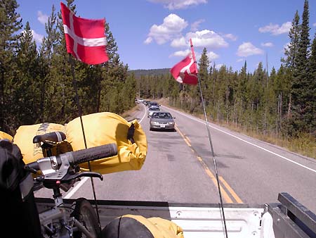Mellem Yellowstone og Grand Teton er der vejarbejde og vi tvinges i en bil